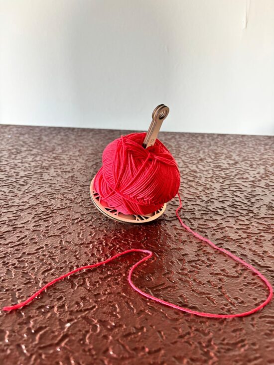 Dzijas turētājs "Yarn with love"